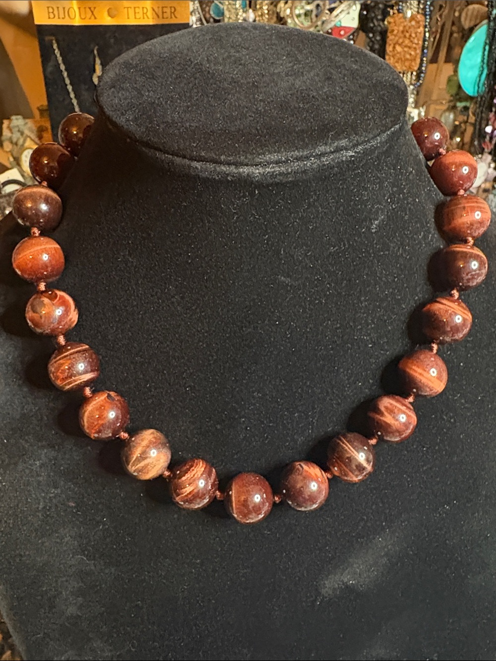 Red Tiger's Eye, also called Ox's Eye or Bull's Eye. With magnetic barrel clasp